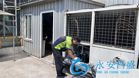 北京水冷機(jī)罷工 緊急維修專(zhuān)線(xiàn)24h接單 省電35%實(shí)測(cè)
